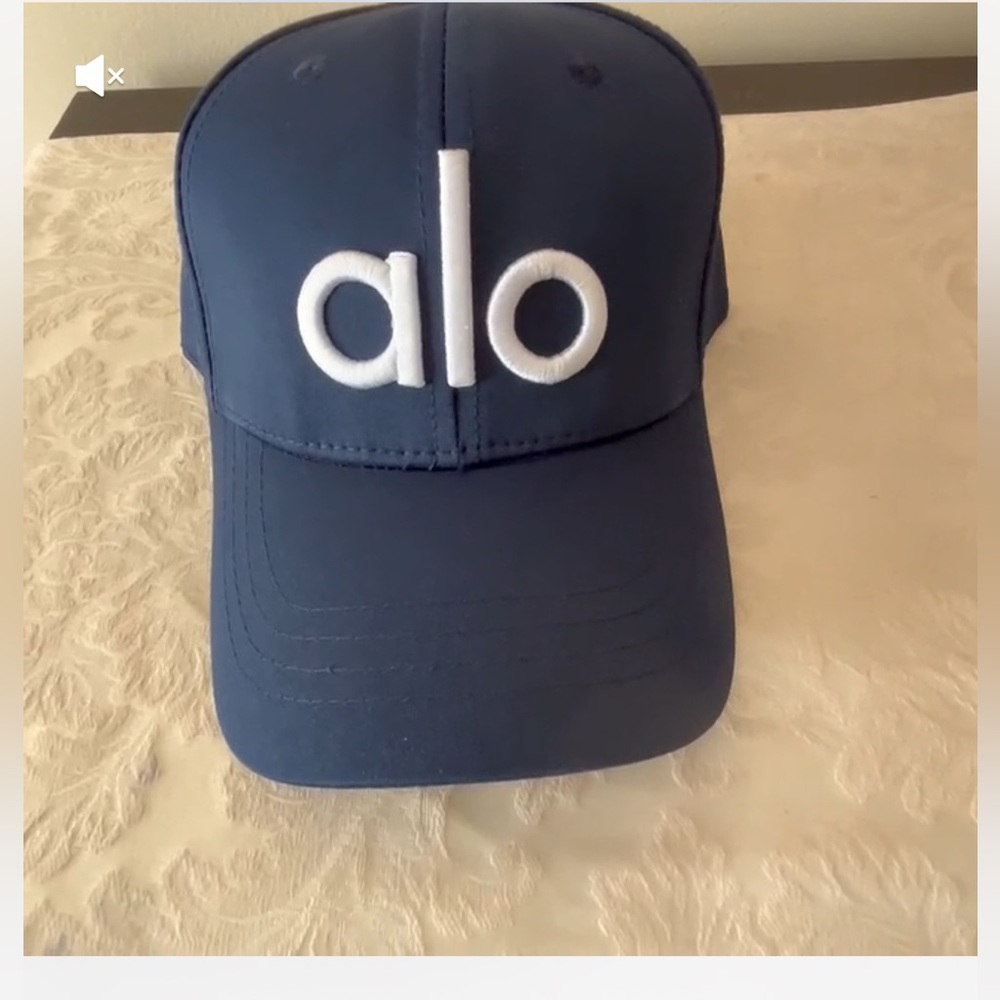 New  Hat Unisex
New Yoga Hat Adjustable Bassball
Yoga Cap with Classic Logo